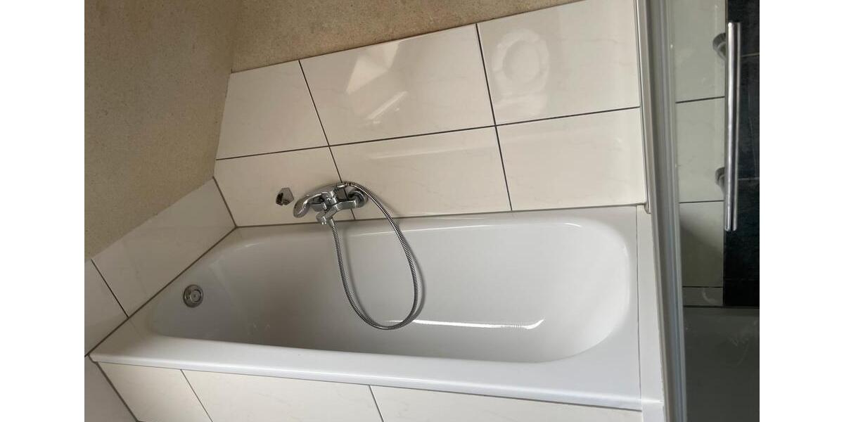 Dachgeschoßwohnung Bochum Bochum-Südwest - 4 Zimmer, 70 m&sup2;, 725&euro; | Angebot:26359725