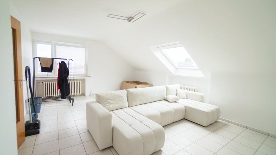 Helle Dachgeschoss Wohnung, Zentrale Lage