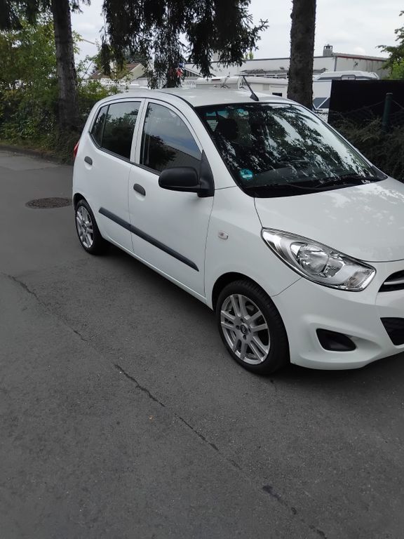 i10