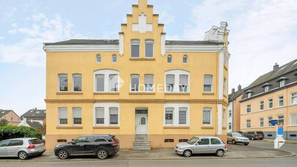 Helle DreiZimmerwohnung mit Balkon in zentraler Lage