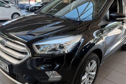 Ford Kuga 153.000 km 13.850 &euro; Bottrop 46236