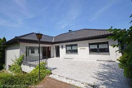 Haus zum Kaufen in Bergisch Gladbach 780.000 € 201 m²