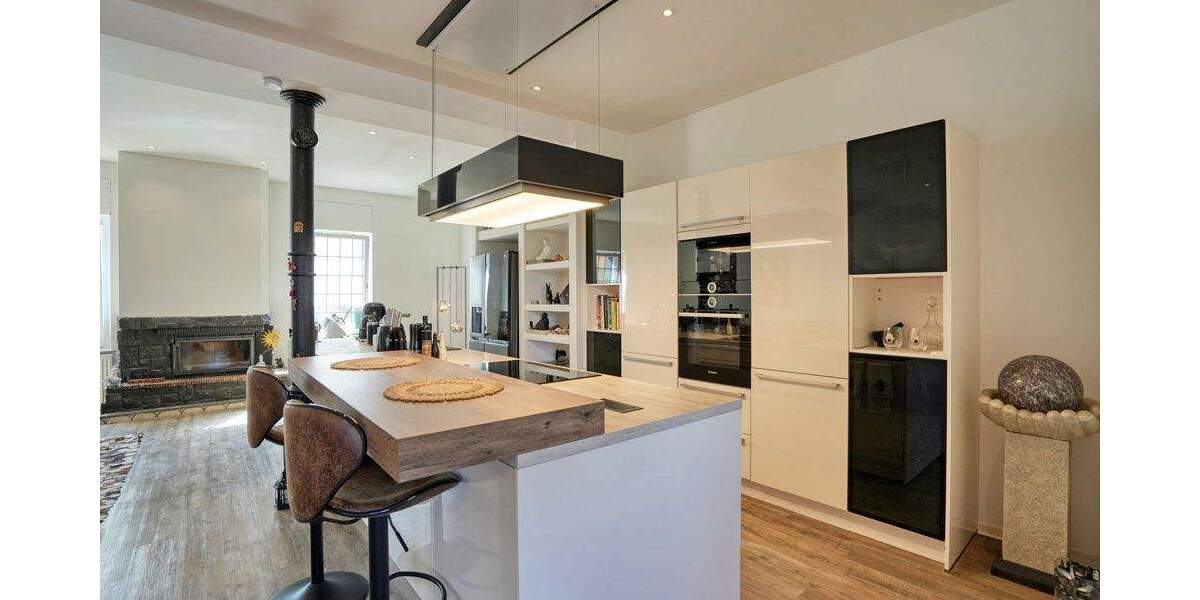 Hochwertig saniertes Generationenhaus mit drei attraktiven Wohnungen am Bochumer Stadtrand 9 zimmer