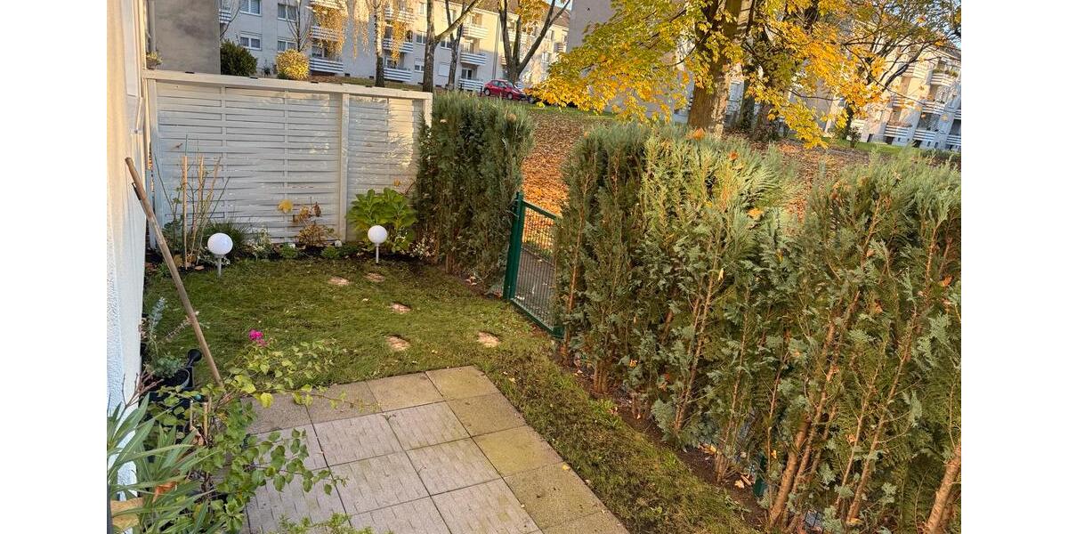 Modernisierte 3-Zimmer-Wohnung mit 2 Gartenflächen & hwt. Aust. 3 zimmer