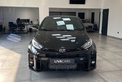 Toyota Yaris 3.806 km 42.600 &euro; Oberhausen 46049