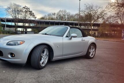 Mazda MX-5 124.600 km 8.800 € Gelsenkirchen 45894
