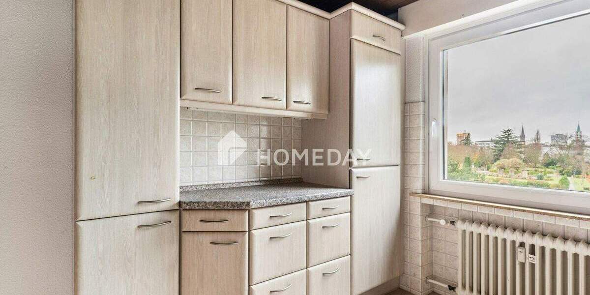 Großzügige 115 m² Etagenwohnung mit zusätzlichem DG-Zimmer, Loggia und sofortiger Bezugsfreiheit 3 zimmer