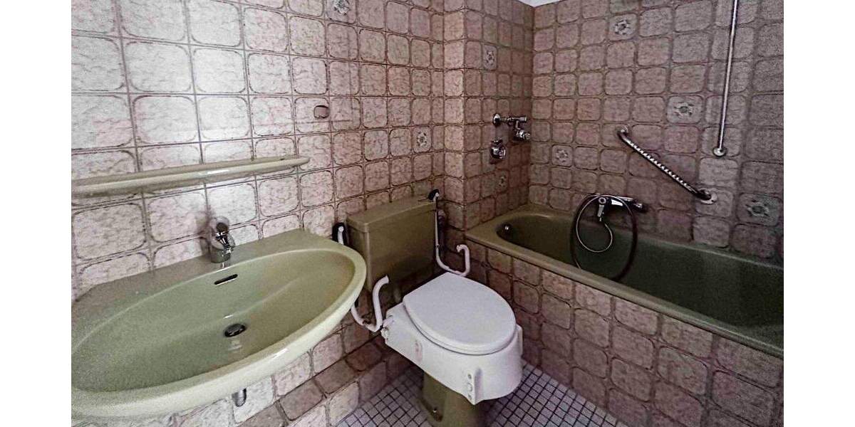 Lichtdurchflutete Erdgeschosswohnung mit sonniger Terrasse und TG- Stellplatz in Essen 2 zimmer