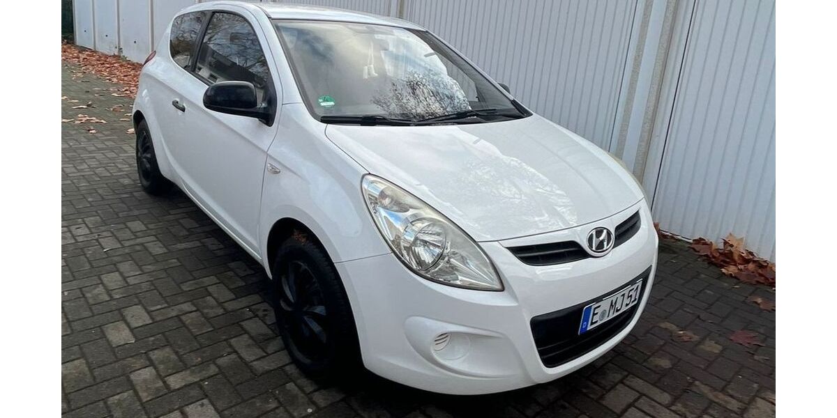 Hyundai i20 168.000 km 2.600 &euro; Essen 45141