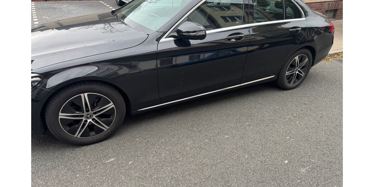 Mercedes-Benz C 180 74.000 km 25.900 &euro; Oberhausen 46045