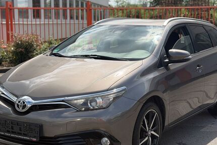 Toyota Auris 97.000 km 10.490 &euro; Herten 45701