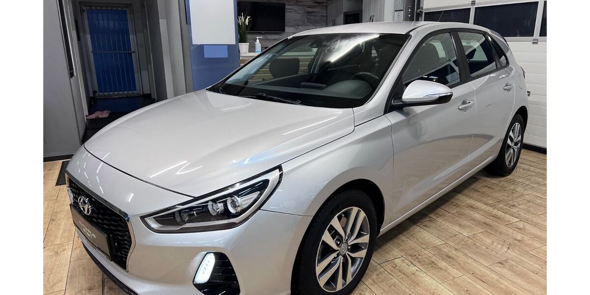 Hyundai i30 82.000 km 14.290 &euro; Wuppertal 42327