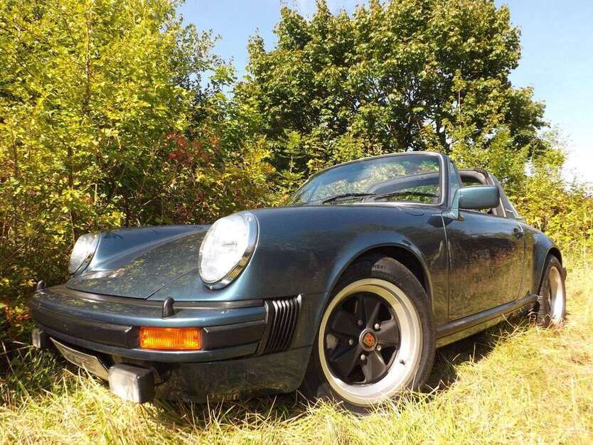 911