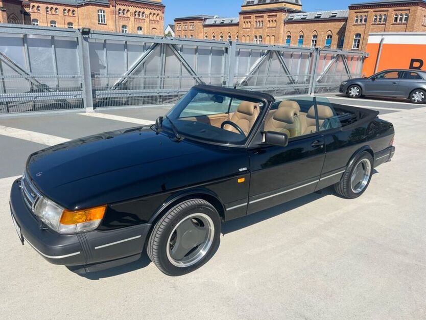 900