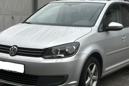 VW Touran 141.000 km 5.800 &euro; Essen 45127