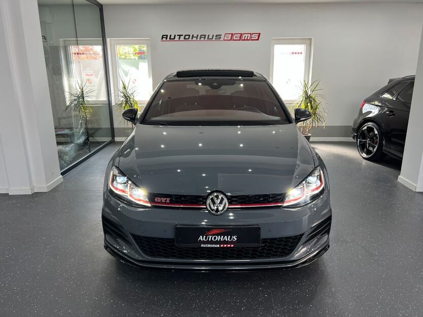VW Golf 29.752 km 35.450 € Remscheid 42857