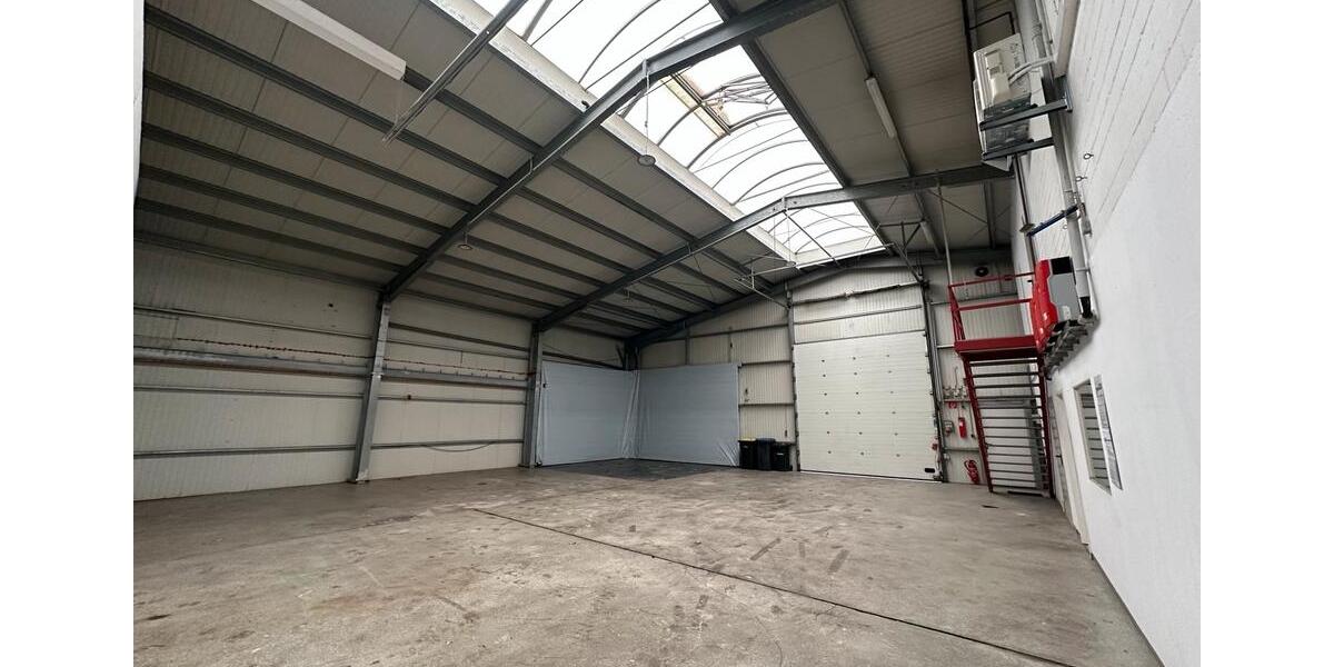 Gewerbehalle mit Büros zu vermieten zimmer