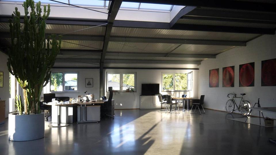 *** MODERNES GEWERBEOBJEKT MIT HALLE UND BÜROS ZU VERMIETEN! *** zimmer