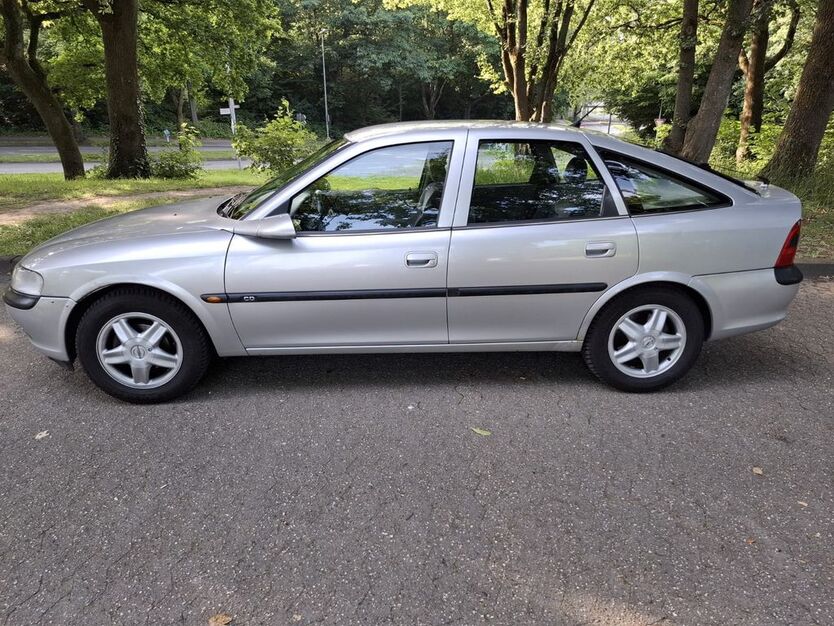 Opel Vectra 182.000 km 2.100 € Bochum 44801