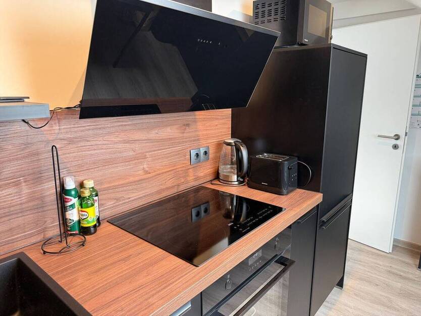 Modernes, helles sowie gemütliches Dachgeschoss mit 2 Zimmern, Küche, Diele, Bad mit Fenster