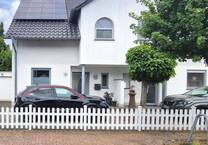Raum zum Leben - stilvolles Familienhaus in Duisburg-Rumeln