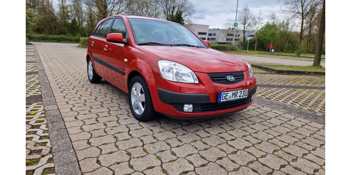 Kia Rio 75.000 km 3.500 &euro; Gelsenkirchen 45894