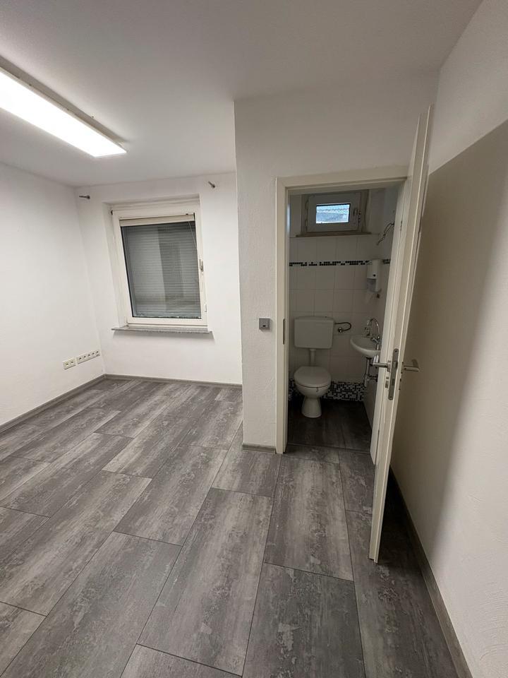 BüroStudioLokal ca.65qm,3,5Zi,Küche,2xWC C-R Bahnhofstr. zimmer