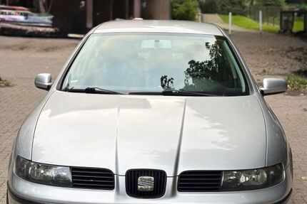 Seat Leon 183.000 km 2.200 € Witten 58453