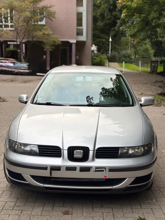 Seat Leon 183.000 km 2.200 € Witten 58453