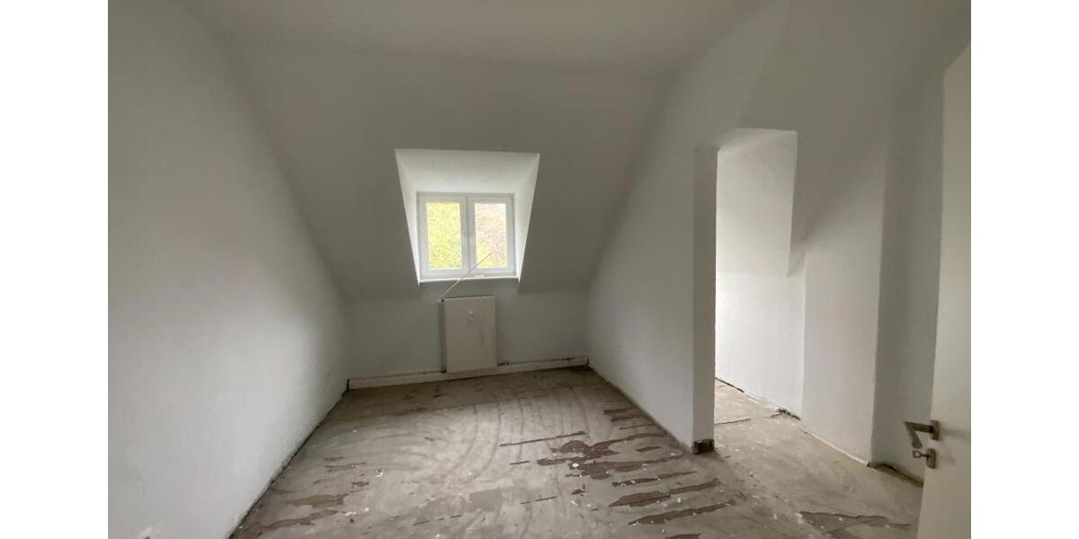 Dachgeschoßwohnung Dortmund Grevel - 4 Zimmer, 112 m&sup2;, 829&euro; | Angebot:26237807