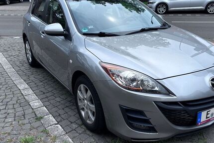 Mazda 3 92.000 km 5.500 &euro; Essen 45329