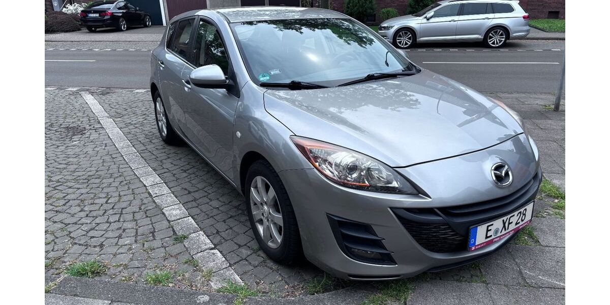Mazda 3 92.000 km 5.500 &euro; Essen 45329