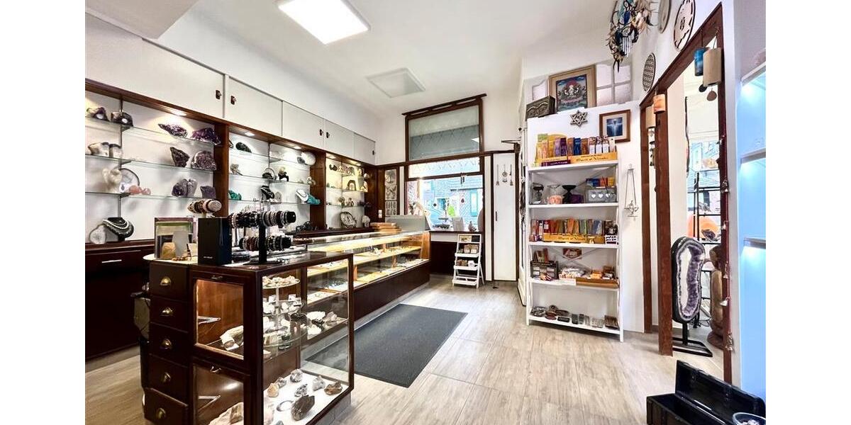 Historischer Charme in Toplage – Ihre attraktive Ladenfläche in Velbert-Langenberg zimmer