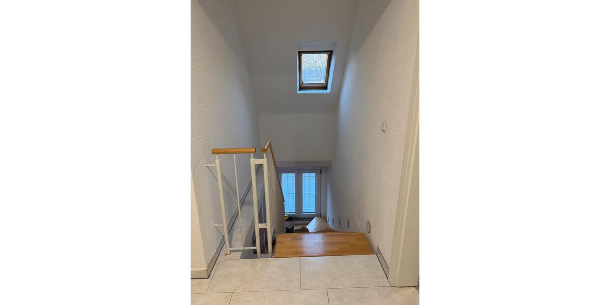 Großzügige 125 qm2 Maisonettewohnung mit 2 Eingängen 5 zimmer