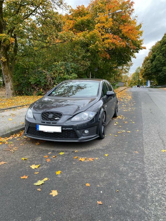 Seat Leon 210.000 km 7.590 € Remscheid 42857