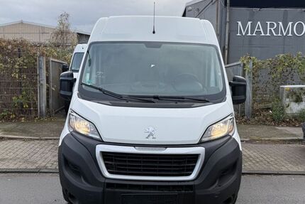 Peugeot Boxer 212.000 km 8.990 &euro; Essen 45143