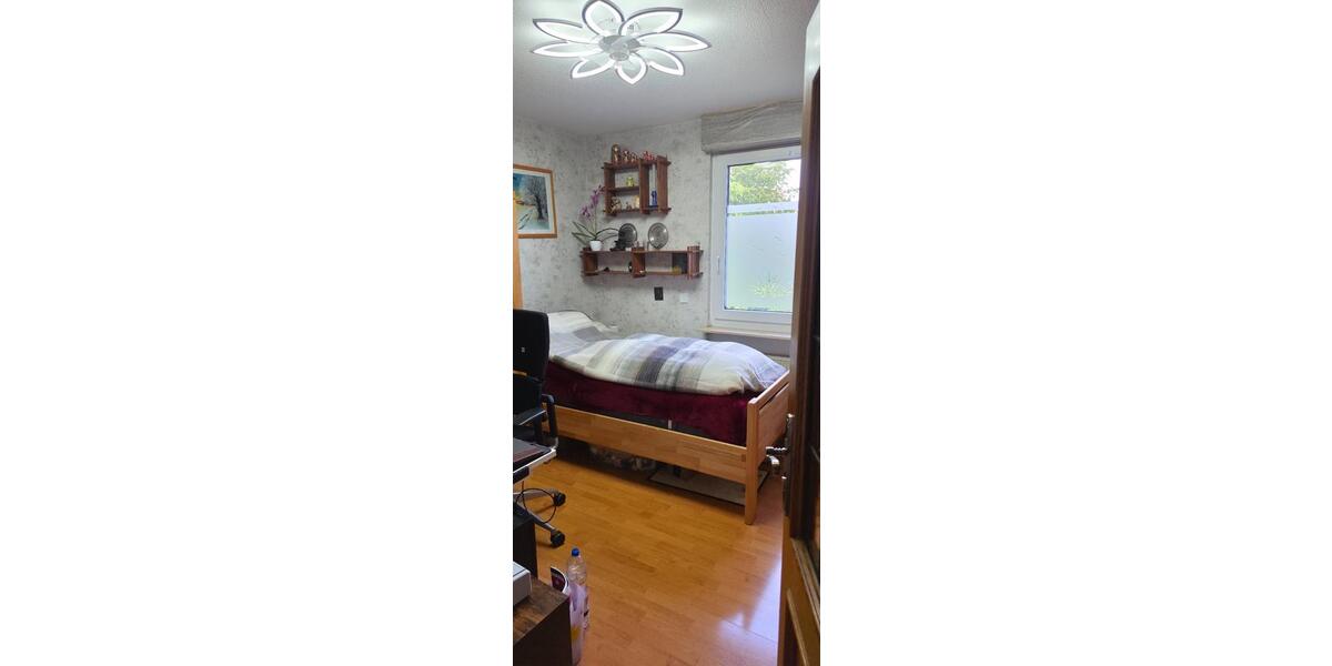 Etagenwohnung Wuppertal Gemarkung Vohwinkel - 4 Zimmer, 96 m&sup2;, 225.000&euro; | Angebot:26765872
