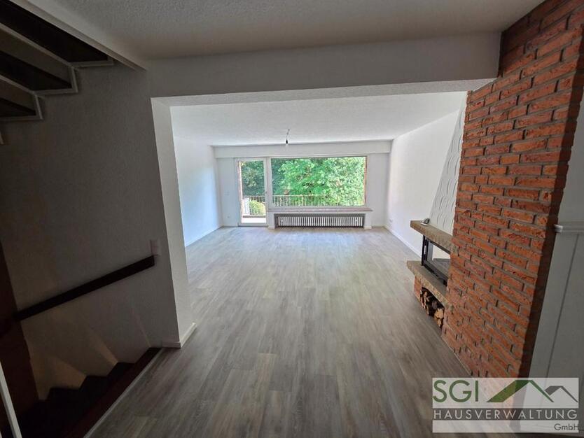 Vermietet wird ein gut geschnittenes Reihenmittelhaus in Mülheim