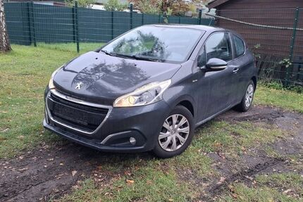 Peugeot 208 105.000 km 2.300 &euro; Herne 44651