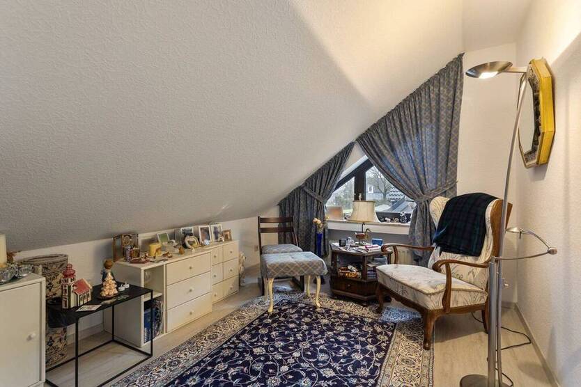 Großzügiges Einfamilienhaus mit ELW und tollem Grundstück in Tönisheide