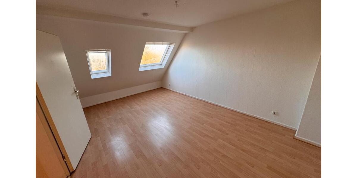 Dachgeschoßwohnung Gladbeck - 2.5 Zimmer, 44 m&sup2;, 439&euro; | Angebot:25635952