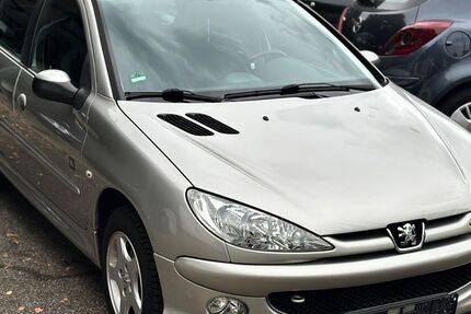 Peugeot 206 192.000 km 1.790 € Essen 45145