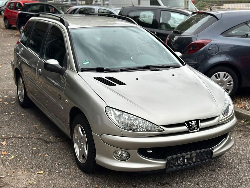 Peugeot 206 192.000 km 1.790 € Essen 45145