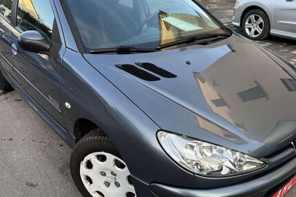 Peugeot 206 100.000 km 2.499 &euro; Dortmund 44388