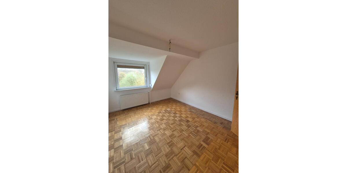 Dachgeschoßwohnung Bochum Bochum-Südwest - 3.5 Zimmer, 61 m&sup2;, 590&euro; | Angebot:25766912