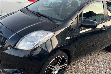Toyota Yaris 85.000 km 3.999 &euro; Essen 45355