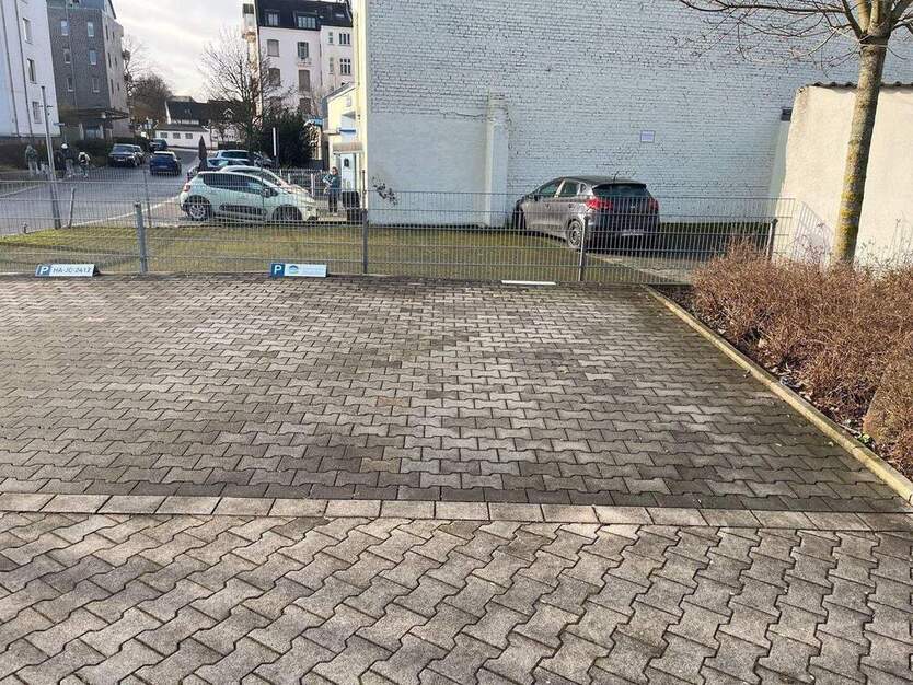 Attraktive GewerbeImmobilie zur Vermietung in Hagen - Moderne Bürofläche in Top-Lage mit Aufzug und Stellplatz!