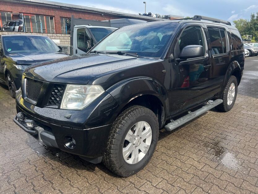Nissan Pathfinder 238.000 km 4.900 € Bochum 44793