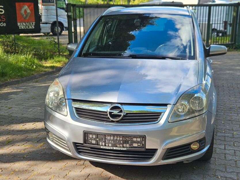 Opel Zafira 196.000 km 2.600 € Essen 45356
