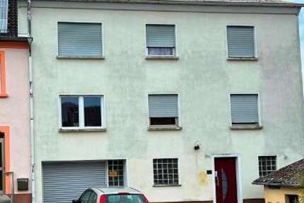 Haus zum Kaufen in Ottweiler 84.980 € 160 m²